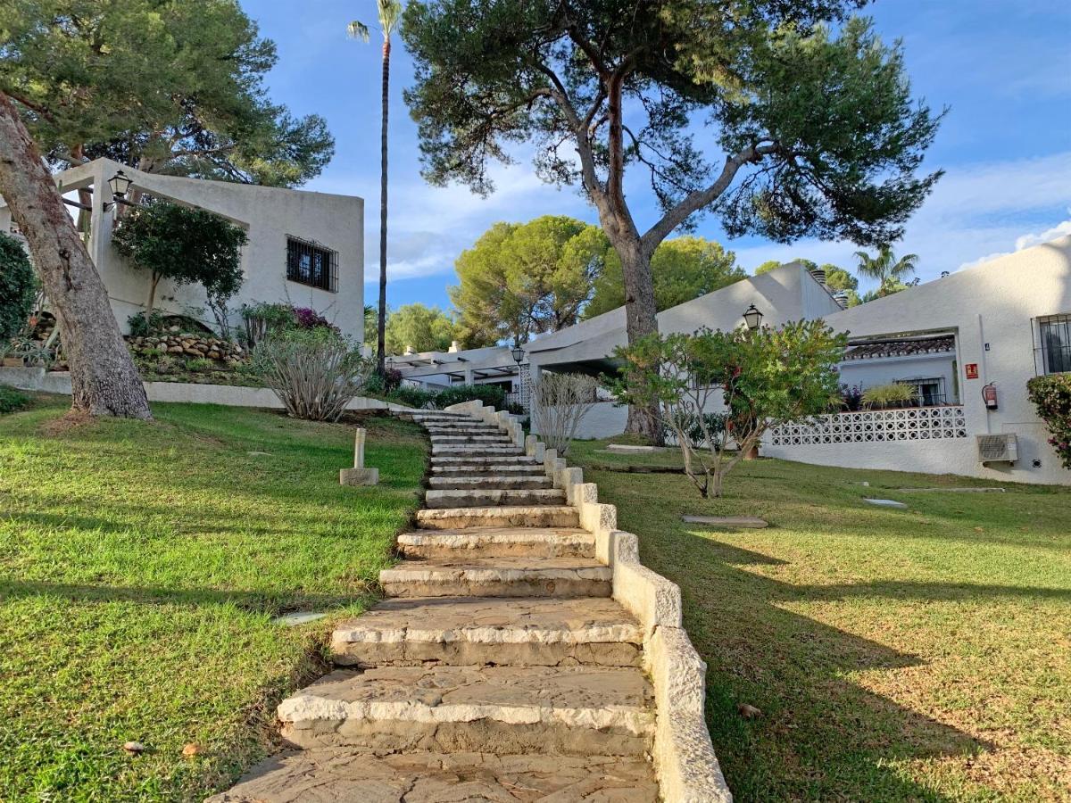 Bungalow With Large Terrace In A Quiet Park - Beach Nearby Sitio de Calahonda Eksteriør bilde
