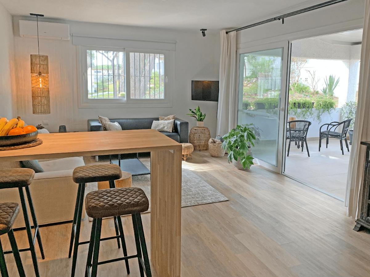 Bungalow With Large Terrace In A Quiet Park - Beach Nearby Sitio de Calahonda Eksteriør bilde